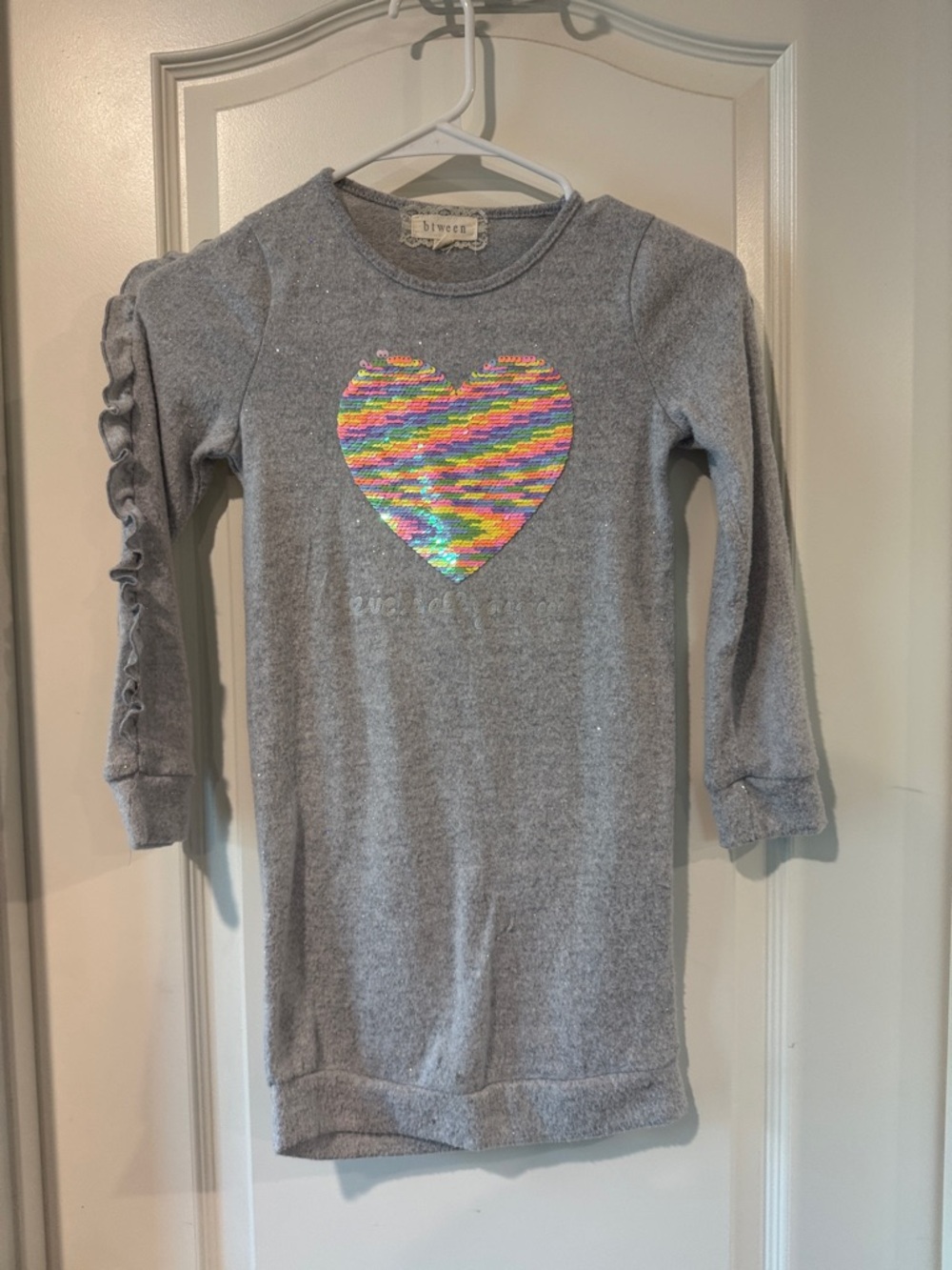 btween Gray Sweatshirt Dress with Rainbow Sequin Heart / AA55